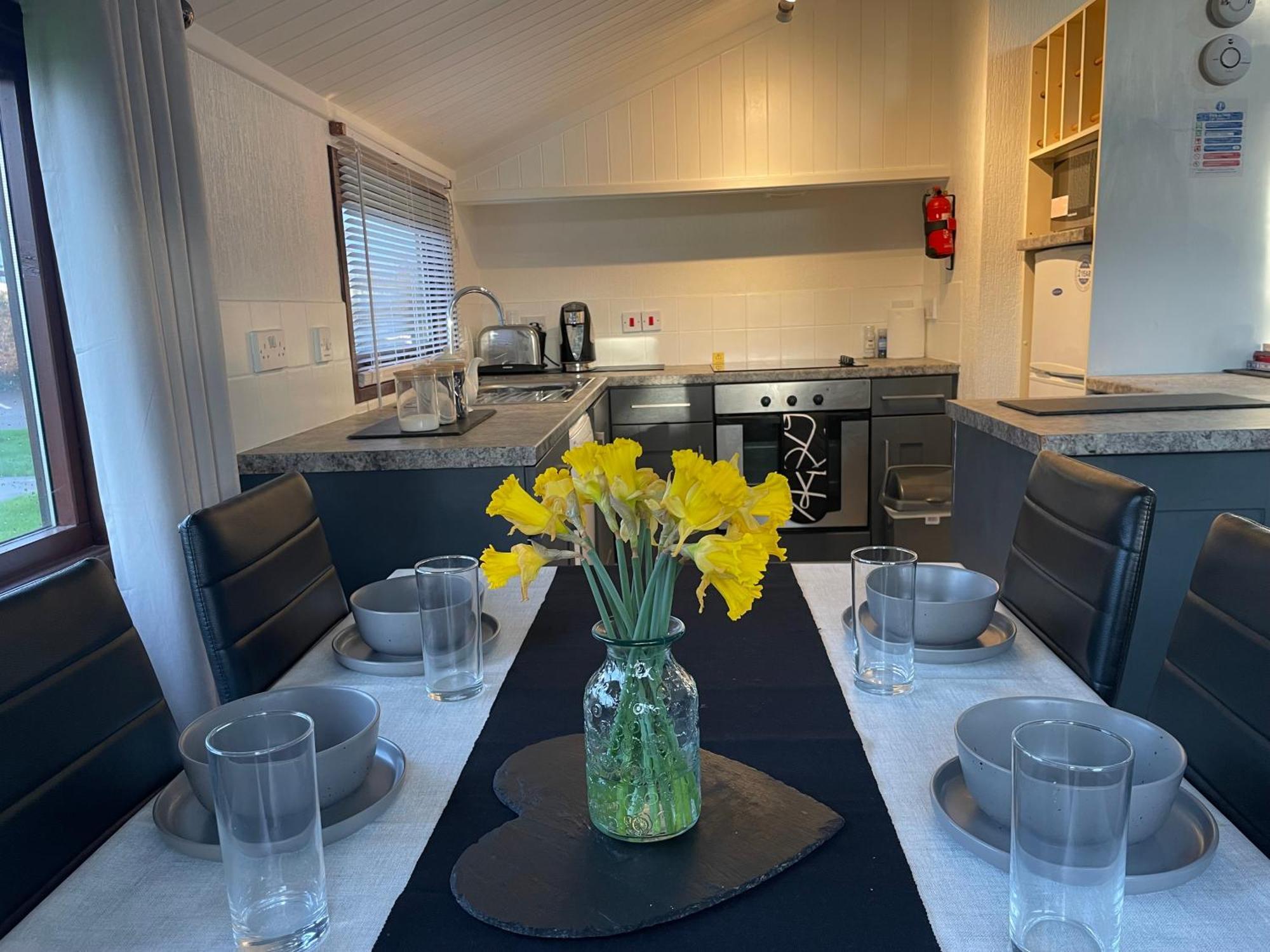 Campsite Cosy 3 Bed In Hoburne, Cotswolds South Cerney